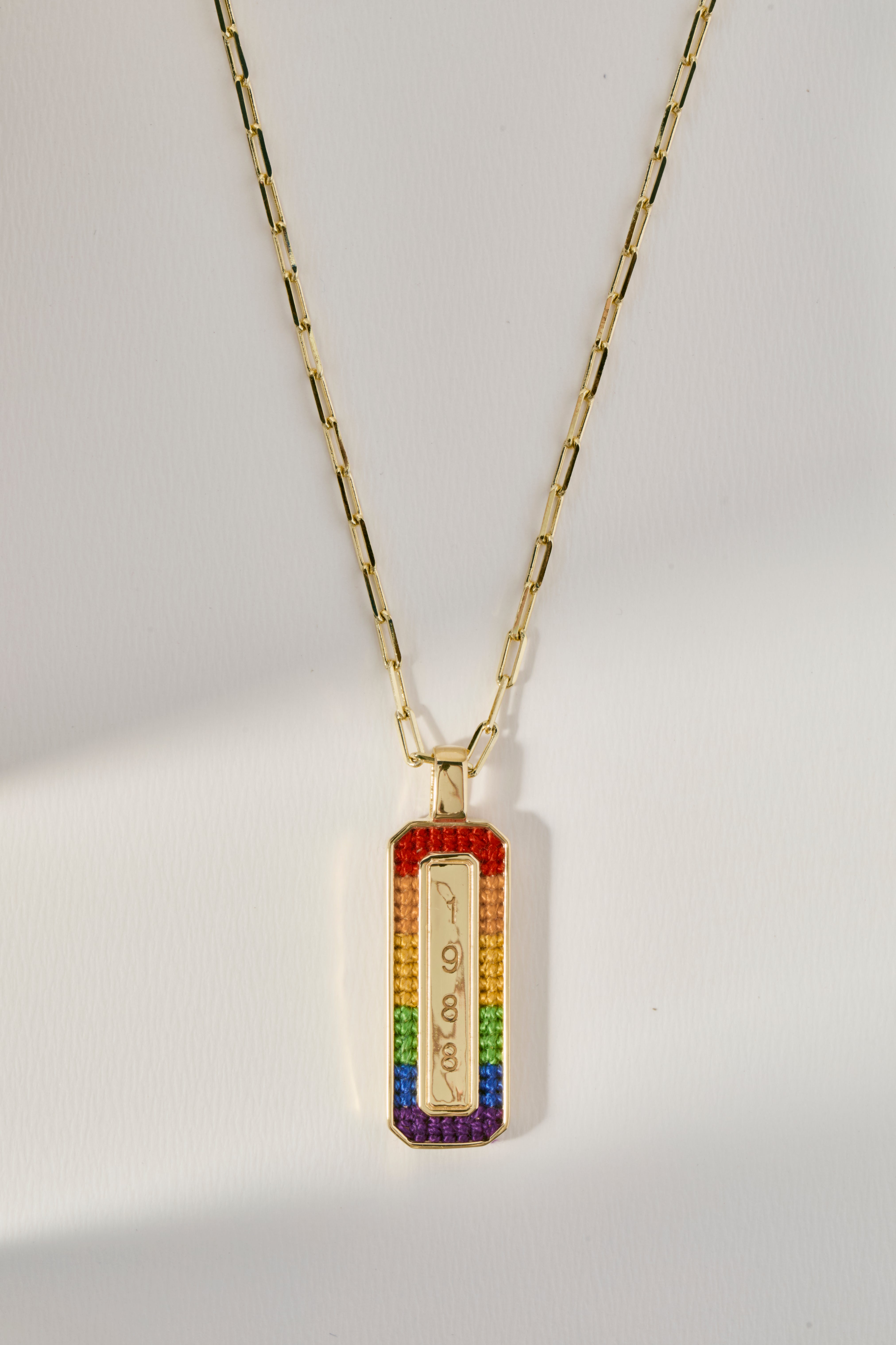 Pingente Hexagonal Longo com gravação