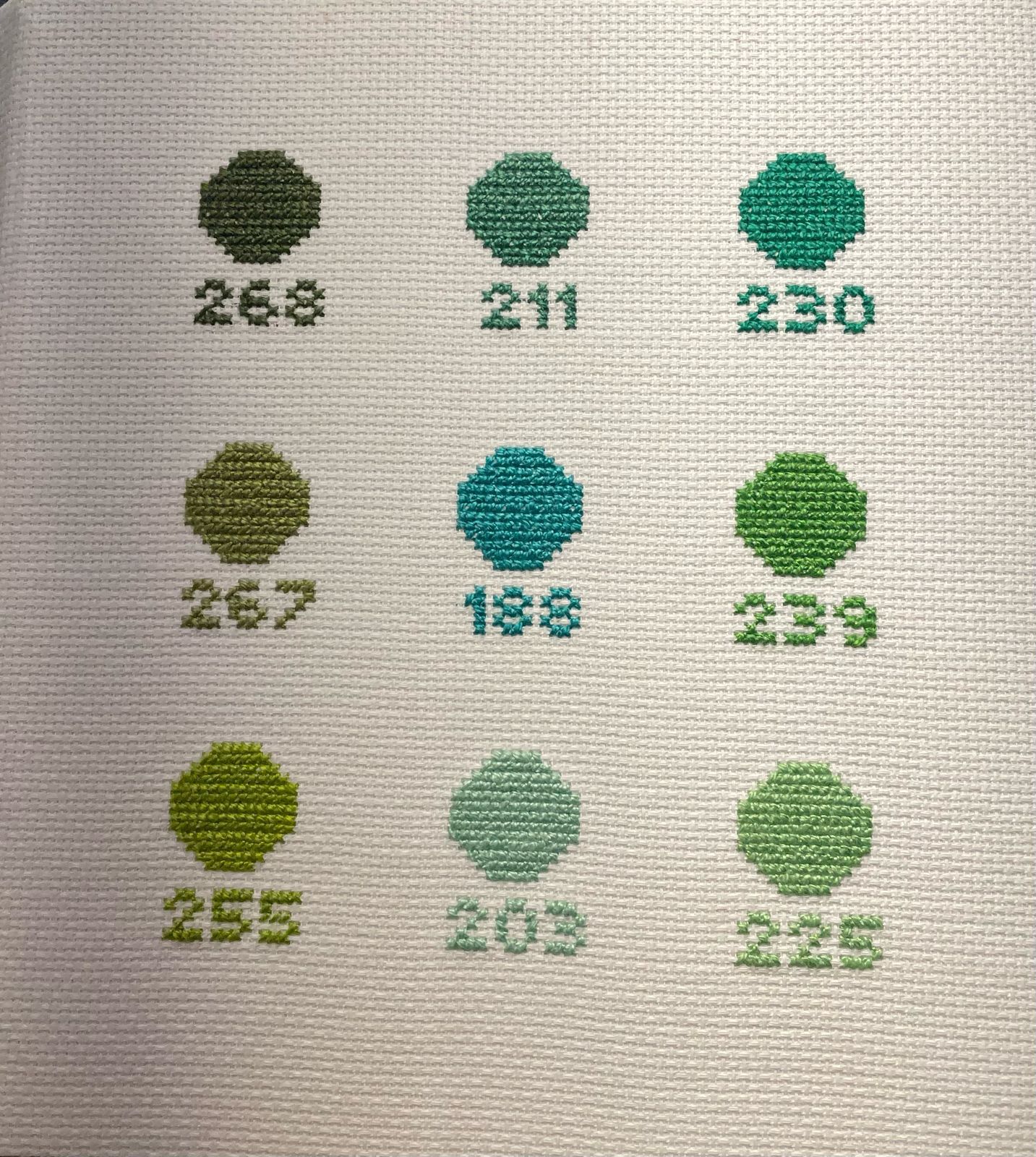 Pingente Hexagonal Pequeno com gravação e corrente